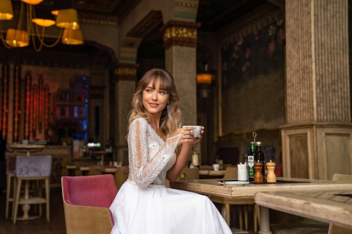 https://elisebride.ro/images/stories/virtuemart/product/3 Paola       (4).jpg